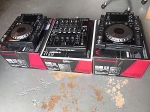 Pioneer 2 CDJ 2000 Nexus W/ DJM 900 Nexus