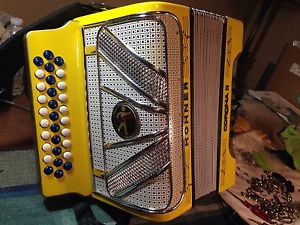 Accordion Hohner Corona II