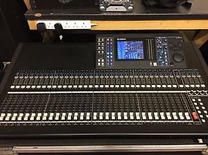 Yamaha LS9 32 Mixer Console Digital Mixing Desk With Flightcase