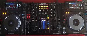 PIONEER CDJ 2000 NEXUS & DJM 2000 NEXUS BUNDLE