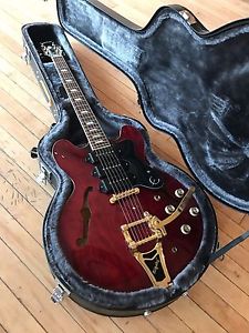 Epiphone Riviera P93 Limited Edition Custom Semi-Hollowbody with OHSC