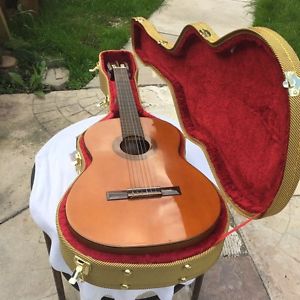 1970 Garcia Concert Classical Guitar with a beautiful Case, Rare, Japan