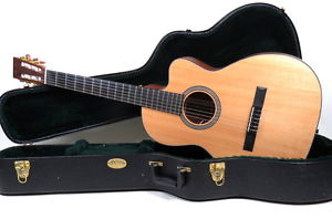 2012 MARTIN MODEL 000C NYLON 6 STRING ACOUSTIC ELECTRIC CUTAWAY CLASSICAL GUITAR