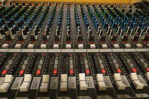 Yamaha MGP32X mixer - very good condition