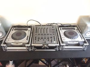 Pioneer DJ CDJ-800 MK2 x 2 Pioneer DJM-600 Mixer Flight Cases!