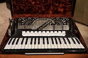 MINT 4 Reed 1 Chamber Polytone Italo American Accordion with Master Palm Switch