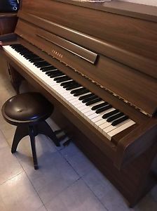Pianoforte Verticale Usato Yamaha Con Sgabello, Entra Occasione!!! Da Studio.