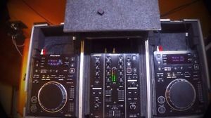 PIONEER CDJ 350 DJM 350 FULL SETUP WITH CASE! PRICE DROP AND READY TO PLAY!