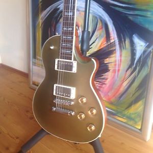 Larrivee RS4 gold neuwertig Ausstellung