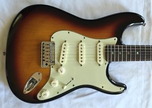 2005 Fender American Deluxe Stratocaster Sunburst  Sweet Player Superb Tone! EXC