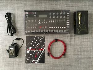 Elektron Analog Four Synthesizer with Extras
