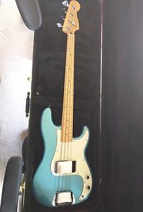 Mint Fender Precision Bass Maple Neck Lake Placid Blue w/Covers & Hardcase