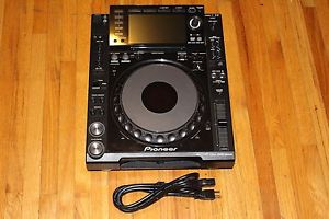 Pioneer CDJ-2000 NEXUS DJ CD Player with Power Cord
