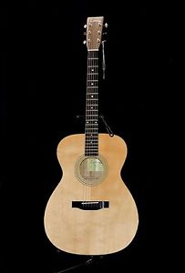 EASTMAN E6OM ACOUSTIC ORCHESTRA MODEL GUITAR WITH HARDSHELL CASE