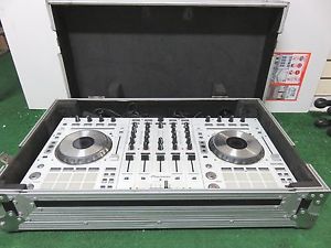 Pioneer DDJ-SX-W Digital DJ Controller (WHITE with Blue LEDs) with hard case