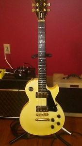 1989 Gibson Les Paul Studio (Vintage White) "Great Guitar, Killer Sound"