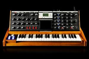 Moog Minimoog Voyager - Performer Edition - Analog Synth w/ Blue Wheel