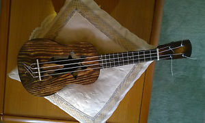 Rarität: Sopran Ukulele mit Aluminium Boden