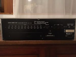 AKAI Sampler S950