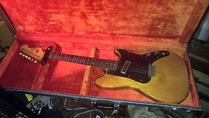 Vintage 1962 FENDER Musicmaster Electric Guitar and NOS Fender Case