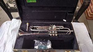 YAMAHA-Allegro-YTR5335G GOLD BELL TRUMPET w/CUSTOM MP HARD CASE! M-I-N-T!