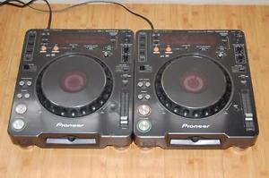 2X Pioneer CDJ 1000 mk3's  Pro CD turntables L@@@@@K!!!!!