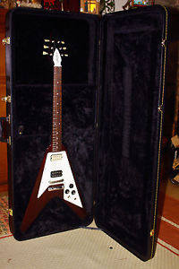 Vintage 81 Aria Pro II FV650 Flying V with Hardshell Case. USA DiMarzio's