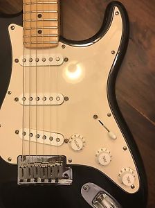 Fender Stratocaster American Standard Electric Guitar 2005 With OHSC