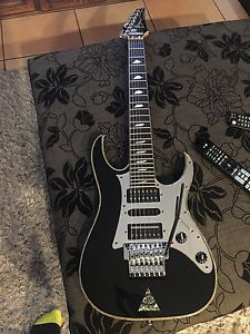 Ibanez Universe uv777