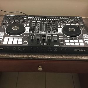 Roland DJ-808 4 Channel DJ Controller with Drum Sequencer - Serato