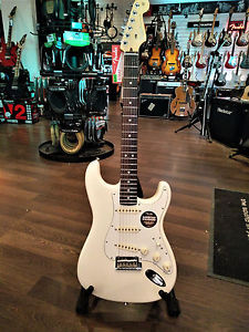 Fender American Standard Strat - Olympic White - Maple Neck - New