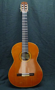 VINTAGE 1976 SAKURAI NYLON STRING CLASSICAL GUITAR