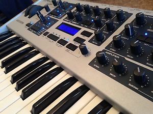 Access Virus Indigo/ Virus B Synthesizer **Generalüberholt**