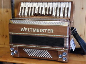 Weltmeister Monte akkordeon 72 bass Helikon bassen. Sparen Sie bei €1000 !