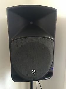 2x Mackie Thump 15a Powered Speaker 1000w 2-way 15" Active FREE Stands + Cables