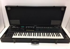 Yamaha DX7 ii FD Synthesizer With ROM And Original Black Flight case