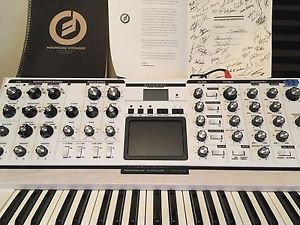 Moog MInimoog Voyager LTD ED in White with Backlit Pitch Wheels and Moog Case