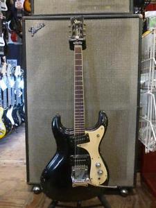 Mosrite 76 ~ 78'VENTURES MODEL Used w / Hard case