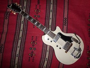 Rare Supro Dual-Tone Res-o-glas vintage 1964 (Airline, National, Black Keys).