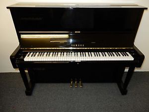 YAMAHA U1 SILENT UPRIGHT  PIANO. AROUND 30 YEARS OLD. 0% FINANCE AVAILABLE