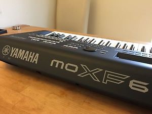 YAMAHA MOXF6 - Keyboard Synthesizer Workstation - Neuwertig !!! - Inklusive Bag