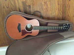 taylor gs mini mahogany acoustic/electric