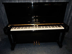 YAMAHA U1 DISKLAVIER UPRIGHT PIANO. AROUND 25 YEAR OLD 0% FINANCE AVAILABLE.