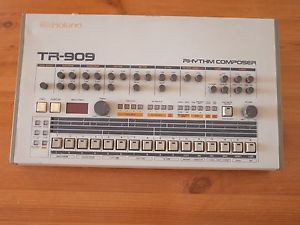 ROLAND TR 909