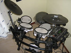 BATTERIA ELETTRONICA ROLAND TD-8 V-DRUM ESPANSA con ACCESSORI e stand MDS-8