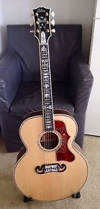 gibson SJ-200 Gallery Limited Edition Renaissance 1 of 6