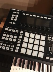 Native Instruments NI Maschine Studio Black NI