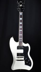 GUILD T-BIRD ST GUITAR VINTAGE WHITE GIG BAG INCLUDED