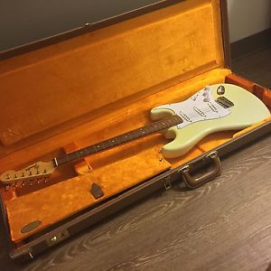 Fender American Vintage Series 65 AVRI Stratocaster 2013 Aged White 1965 Reissue