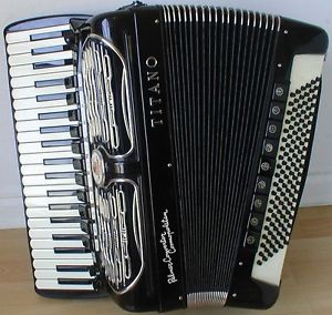 Titano Palmer Convertor Cosmopolitan FreeBass Accordion, Excellent Condition